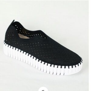 Ilse Jacobson Tulip Perforated Flat Slip On Size 40/9 Black
